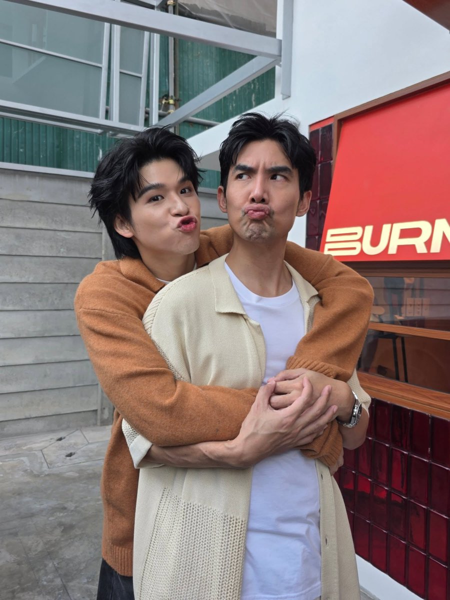 isknnu's tweet photo. น่ารักมากกกกกกกกก เขาเลี้ยงกันมานะ 🥹🥹🥹🥹🥹🥹🥹🥹 https://t.co/NnE6eT5Mm5