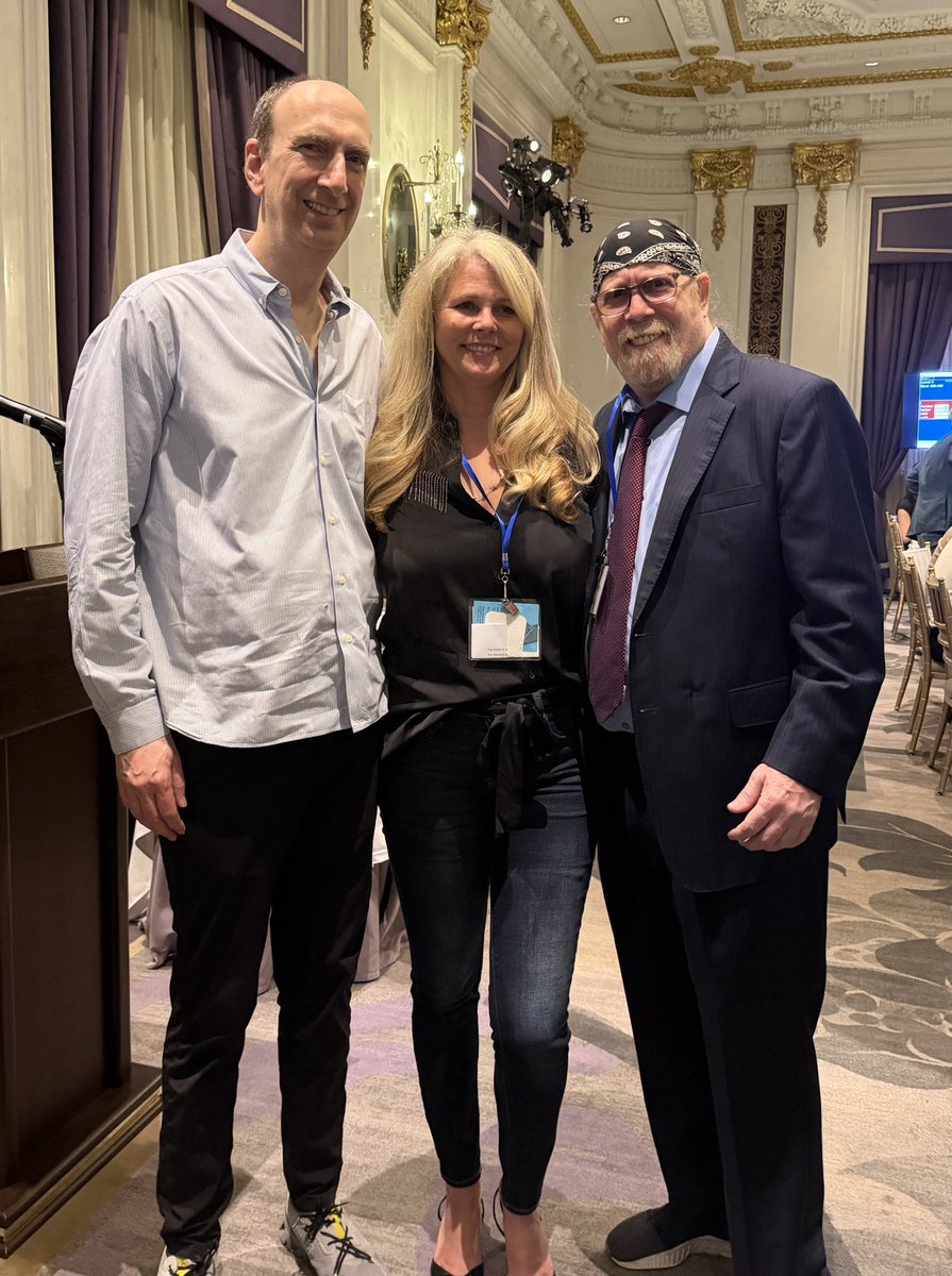 PirateBarry's tweet image. Poker Royalty #legends
🏴‍☠️🫡❤️@Erik_Seidel @cgowen raising millions for math and science