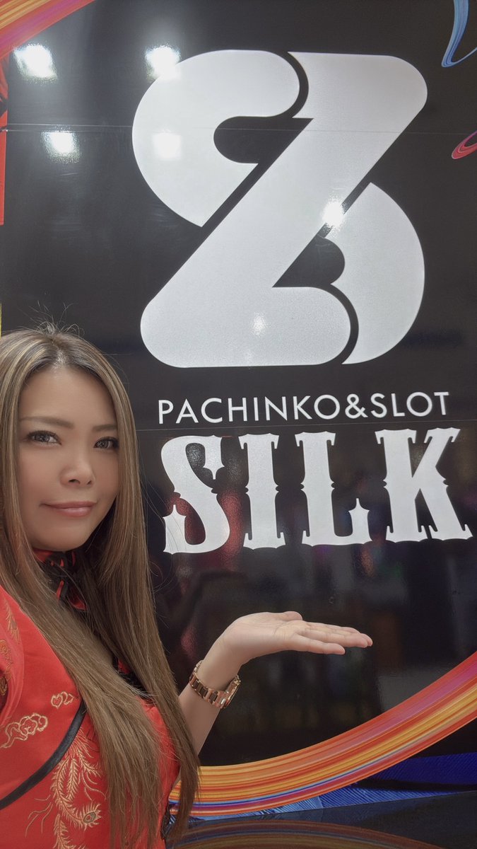 metro_silk_1228's tweet photo. こんにちは☀️
「毎日」楽しさ貫くシルク店です🎰

本日4月17日（金）🗓️

✨本城沙織さん✨来店中‼️

只今より、皆様の元へ
店内の巡回に回られます🚶‍♂️✨
どうぞお気軽に お声掛け下さい🤝
時間はまだまだこれから‼️💪

この後もシルクで 存分にお楽しみ下さい‼️🎰✨
皆様のご来店をお待ちしております😊 https://t.co/D6LWmrYxF7