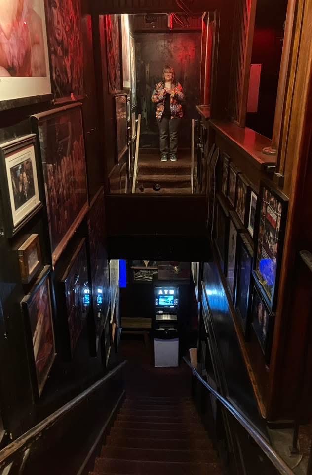 StefFive5's tweet photo. Happy 54th Bday to the @Rainbowlive One of my fav places from the 80’s til now. 🌈💜💙💚💛🧡❤️🤘🏼 https://t.co/zUJIxxVq7t