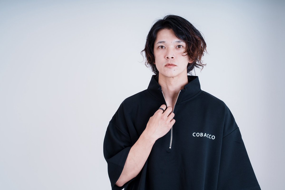 Graspa_endo's tweet image. COBACCO撮影チームの新しい仕事着が完成しました。黒子だけどインパクトがあるものにしたくて、素材選びから時間かけて作りました。夏用と冬用。

これから現場ではこれまで以上に分かりやすいと思うので、見かけたらお声掛けください！！