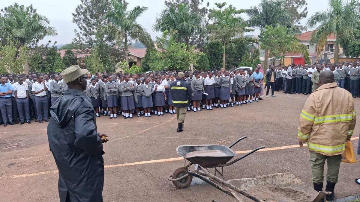 MakerereCollege's tweet photo. This morning at Mulawa Campus, @MakerereCollege students took part in core fire safety training focused on fire prevention and control in public spaces.

We remain committed to equipping our students with the real-life skills they need in their daily lives. https://t.co/seaDoHrxUu