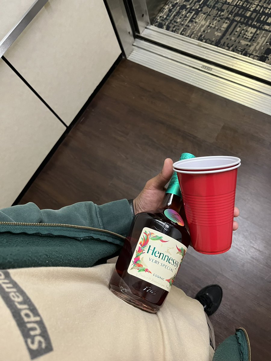 BCSantanaa's tweet photo. Diggg🧟‍♂️ https://t.co/ReaeVQw2oD