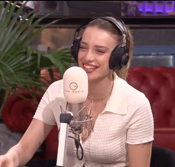 anna131324's tweet image. Mirmengjes me driten e diellit ☀️🤍🤍
#heidibaci #wakeup #topalbaniaradio