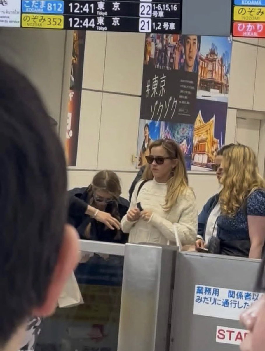 EmmaWatsonCentr's tweet photo. Emma spotted yesterday at an airport in Japan. So it’s likely she spent her birthday there. All credits to their respective owner. https://t.co/1Z4iUyBq1l
