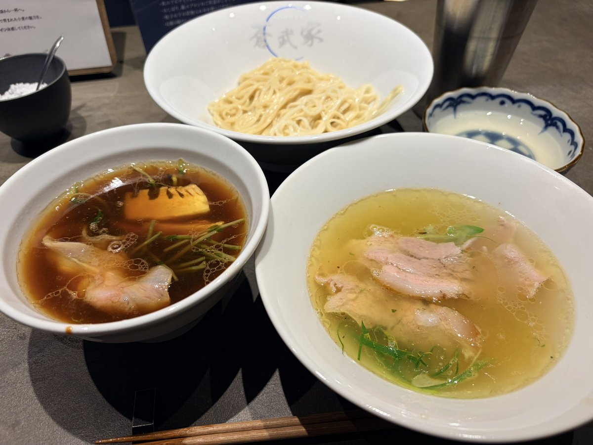 yururu_ratama's tweet photo. 蒼武家 江別製粉さんコラボ限定 つけ麺 
5種の麺で小麦を楽しむって感じ、説明も相まってフルコースみたいだった(՞,,ᴗ ᴗ,,՞)✨️
もちろんつけ汁で食べても美味しいんだけど、塩がいちばん楽しかった‼️1番は全粒粉だったけど、元々好きだからだな（）昆布水×醤油と小麦茶×塩のスープ割、超良きです🫠 https://t.co/aMiGVIavYo