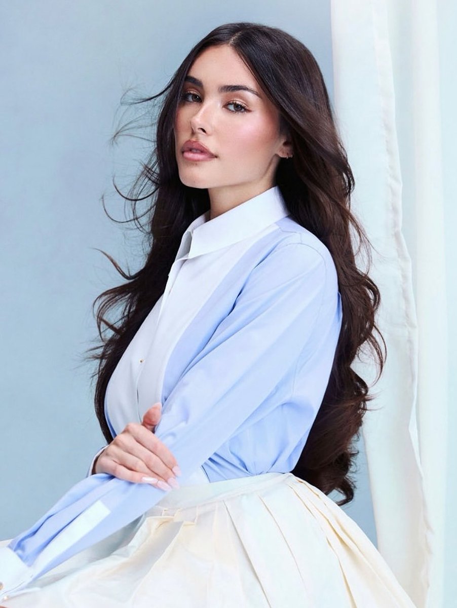 MB HQ 𑣿 tweet media