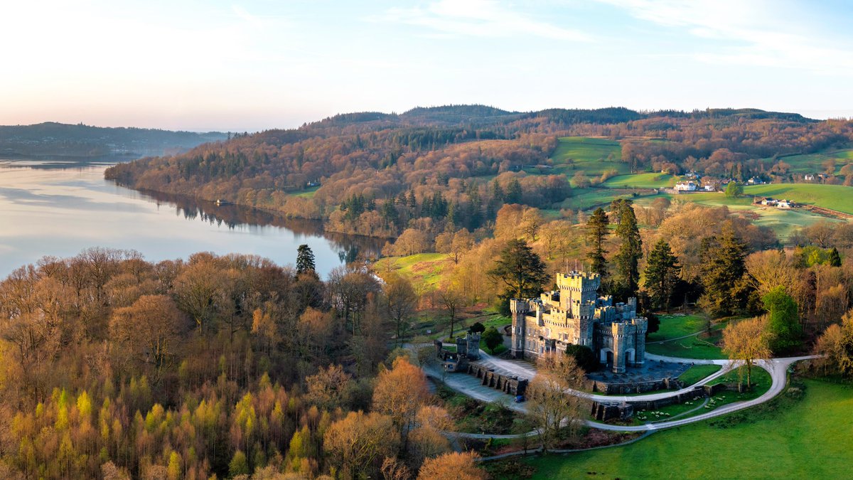 lakesrhino's tweet image. Morning everyone I hope you are well. Earlier in the week and a bit of morning sunshine across Windermere towards Wray Castle. Have a great day.

#lakedistrict