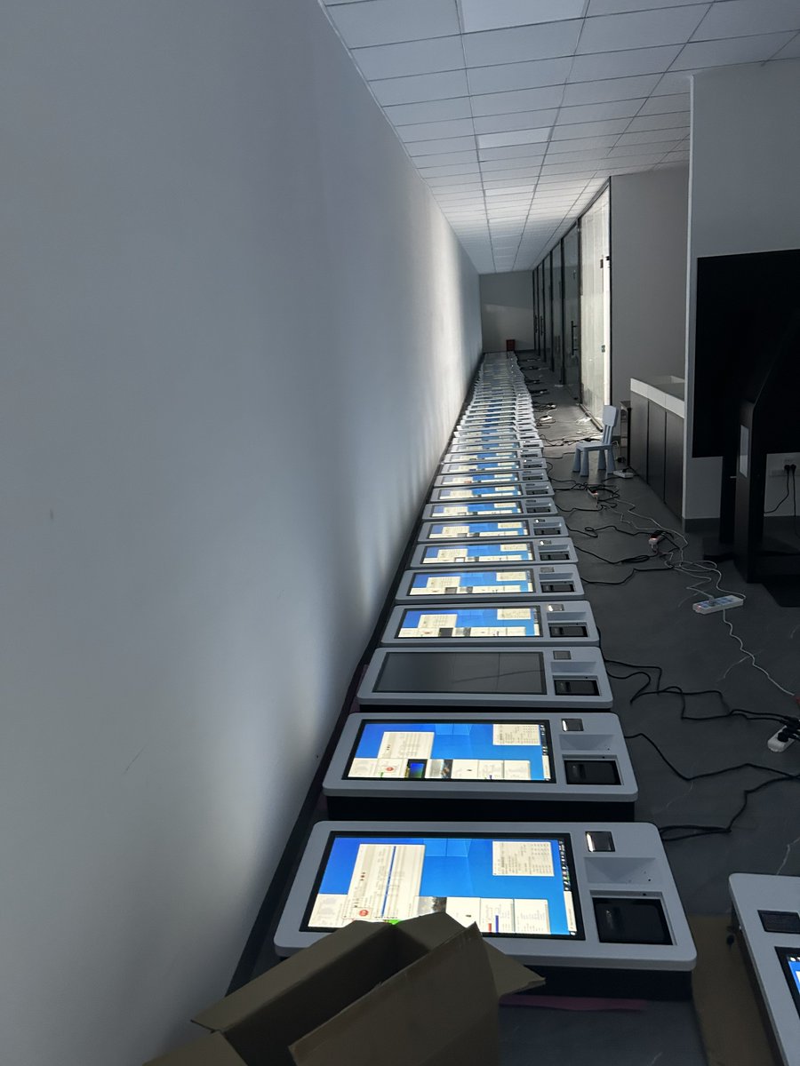 JasmineChen502's tweet image. Our latest Self-Service Touch Payment Kiosk is designed to help businesses streamline operations, reduce queues, and elevate the customer journey.

#SelfServiceKiosk #DigitalTransformation #SmartRetail #QSR #TouchScreen #Automation #DigitalSignage