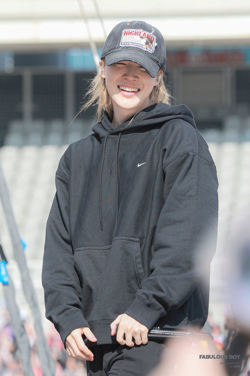 sisi 🌙 tweet media