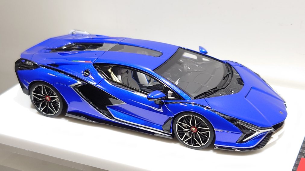 axellworks's tweet photo. 4月発売の限定商品の第1弾はこちら😊
Lamborghini Sian FKP 37 2019 with Stripe 
Lobellia Blue Limited 32 pcs.
https://t.co/MGF66rF6WR
日本時間の4月19日(日)正午より販売を開始いたします‼️
ぜひ、ご検討のほど宜しくお願いします🙇‍♂️ https://t.co/wpRnG0Xyej