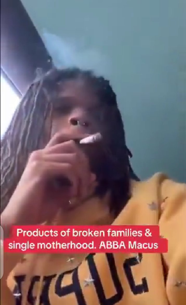 Ntalebrian22's tweet photo. Well that's Abba macus chameleon's son taking weed. No issue about it..

But imagine if that was Kampala Solomon. Yes kyagulanyi's son!

Apologists would writing paragraphs.. Ba deputy ba yesu singa batandise dda okwasisa empisa...

But now everyone is quite. https://t.co/pddLrqgzYY