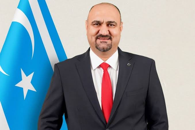 Kerkük’te Türkmenlere tarihi bir görev tevdi edilmesi, hepimiz adına büyük bir gurur ve sevinç vesilesidir.

Irak Türkmen Cephesi Genel Başkanı Sayın Muhammed Seman Ağa’nın Kerkük Valiliği görevine seçilmesini yürekten tebrik ediyor; bu anlamlı gelişmenin, bölgede barışın,