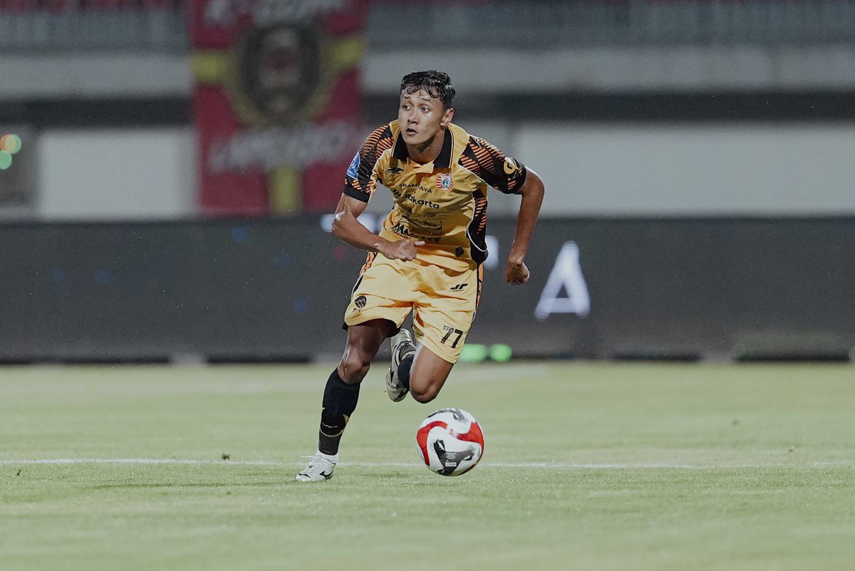 Seniman Bola tweet media