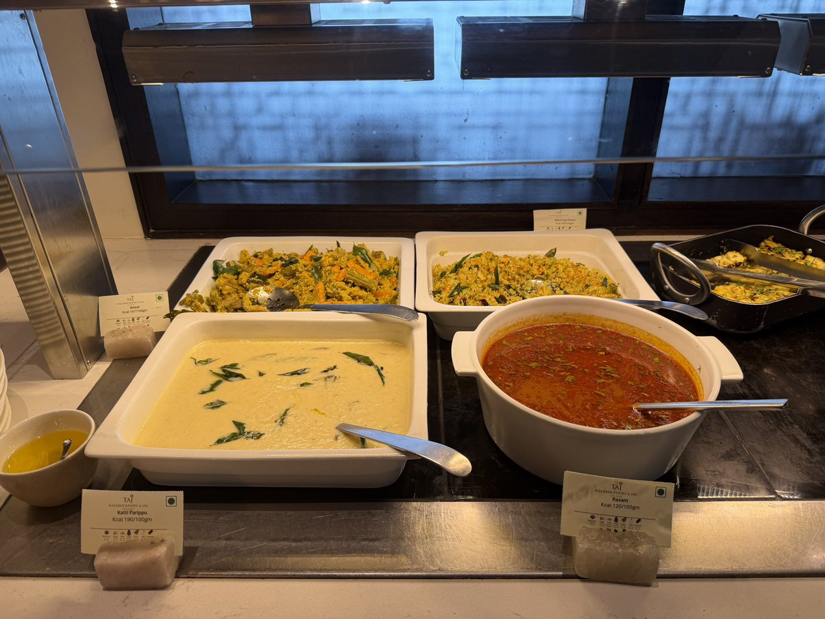 OMRcat's tweet image. #vishu lunch vignettes at @TajHotels #malabar #kochi . Enjoyed the spread ! @Mohan_Rngnathan @NarendranKs @varunkrish @rpramodhkumar