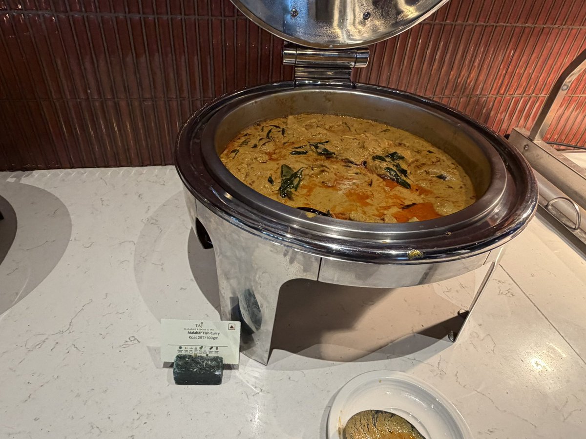 OMRcat's tweet image. #vishu lunch vignettes at @TajHotels #malabar #kochi . Enjoyed the spread ! @Mohan_Rngnathan @NarendranKs @varunkrish @rpramodhkumar