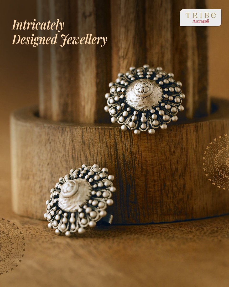 NexusSCW's tweet image. Festive season, styled to perfection.
Step into a world of rich textures and elegant silhouettes as you shop at Nexus Select CITYWALK.

#OnlyAtCITYWALK  #FestiveSeason