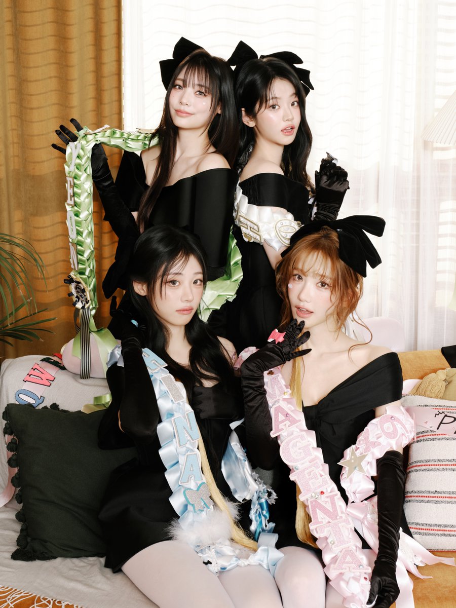 official_QWER's tweet photo. #QWER 4th Mini Album ‘CEREMONY’

Concept photo : Graduation
QWER

📆 2026.04.27 6PM(KST)

#CEREMONY #세레머니 https://t.co/FVQ4LR9DTv