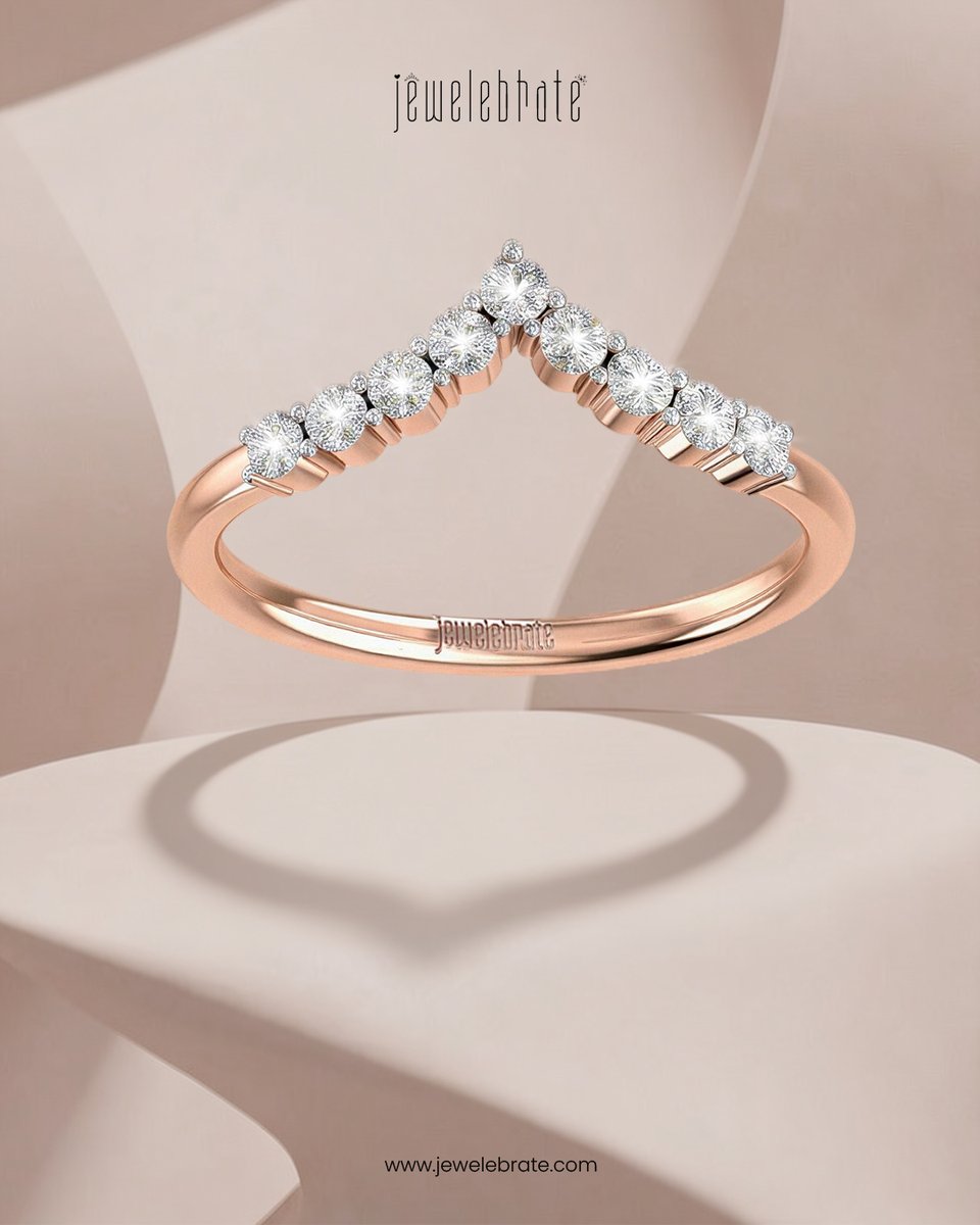 jewelebrate's tweet image. 𝗪𝗮𝗶𝘁 𝘁𝗶𝗹𝗹 𝘆𝗼𝘂 𝘀𝗲𝗲 𝗧𝗵𝗲 𝗚𝗹𝗼𝗿𝘆 𝗼𝗻 𝘆𝗼𝘂𝗿 𝗵𝗮𝗻𝗱 

Product Details:
THE GLORY RING
Rose Gold | 18K | 0.26 ct
Tag someone who needs to see this 

#Jewelebrate #TheGlory #DiamondRings #ExplorePage #JewelleryInspo