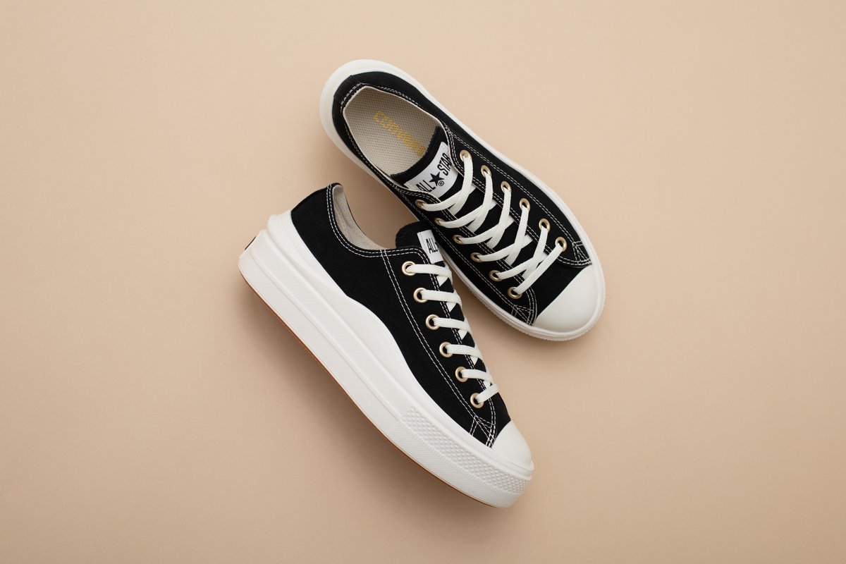 CONVERSE_Japan's tweet image. 春コーデは足元から。
春のスタイルをアップデートするボリュームシューズをピックアップ。
軽やかな季節に映える、存在感のある一足を。

converse.co.jp/collections/sh…

#converse #コンバース