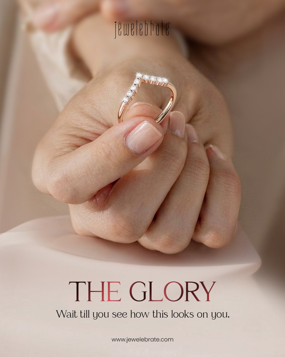 jewelebrate's tweet image. 𝗪𝗮𝗶𝘁 𝘁𝗶𝗹𝗹 𝘆𝗼𝘂 𝘀𝗲𝗲 𝗧𝗵𝗲 𝗚𝗹𝗼𝗿𝘆 𝗼𝗻 𝘆𝗼𝘂𝗿 𝗵𝗮𝗻𝗱 

Product Details:
THE GLORY RING
Rose Gold | 18K | 0.26 ct
Tag someone who needs to see this 

#Jewelebrate #TheGlory #DiamondRings #ExplorePage #JewelleryInspo