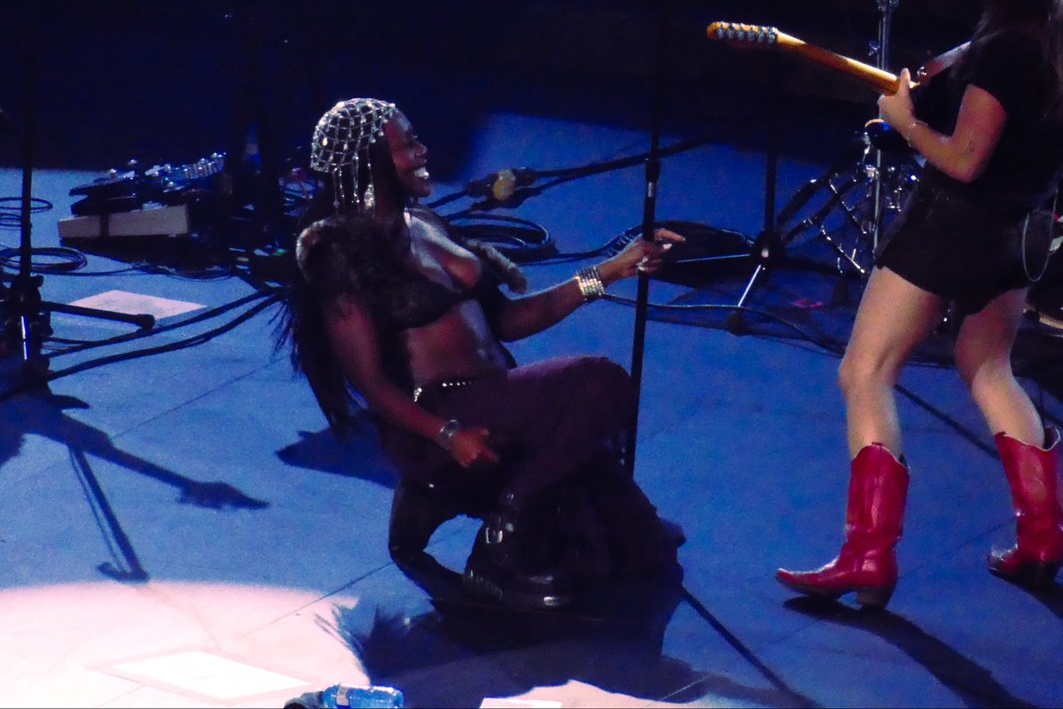 megan 𐚁 tweet media