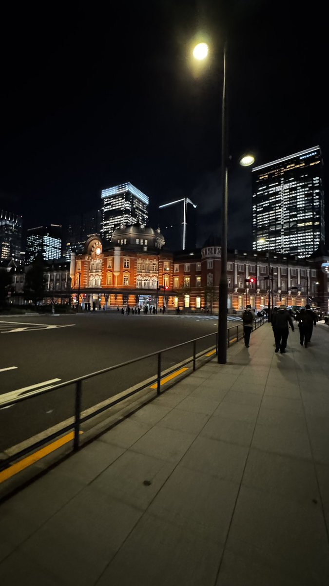 faro_yoru's tweet photo. 東京生きるの疲れそう https://t.co/d8ekSQH3Vy