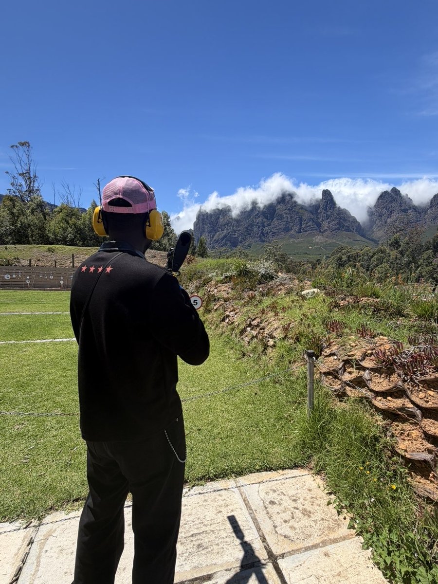 Alex~sky tweet media