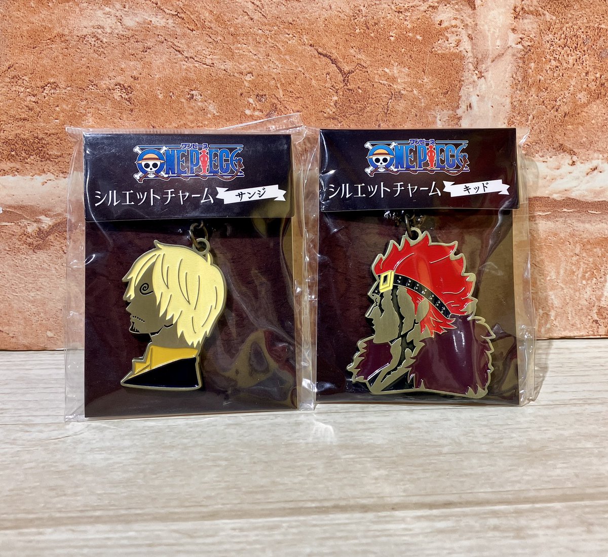 再入荷】 シルエットチャーム サンジ/キッド 各990円(税込) 好評発売中
