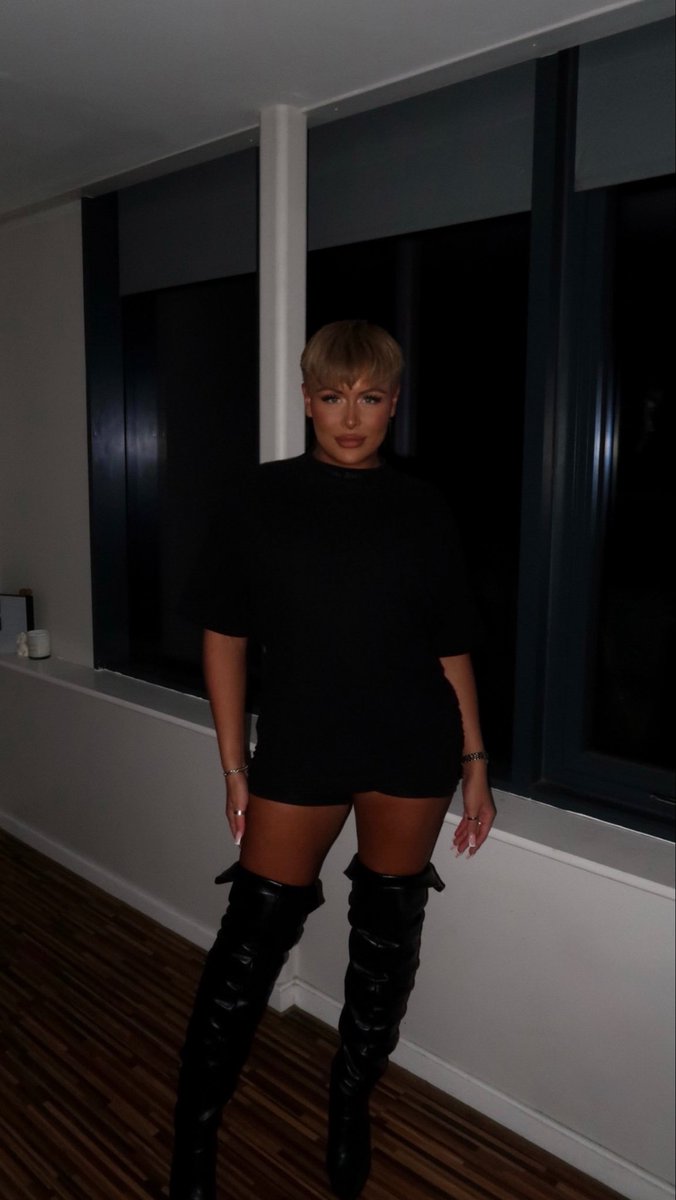 dazwutt's tweet image. 🐈‍⬛👀 #femboy #makeup #fashion