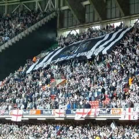 Magpie24_7's tweet image. On this day in #NUFC history back in 2005, Newcastle United were in the Millennium Stadium for our game against Man United. 

A great day, until the match kicked off! 😂

#NUFCFans #Newcastle