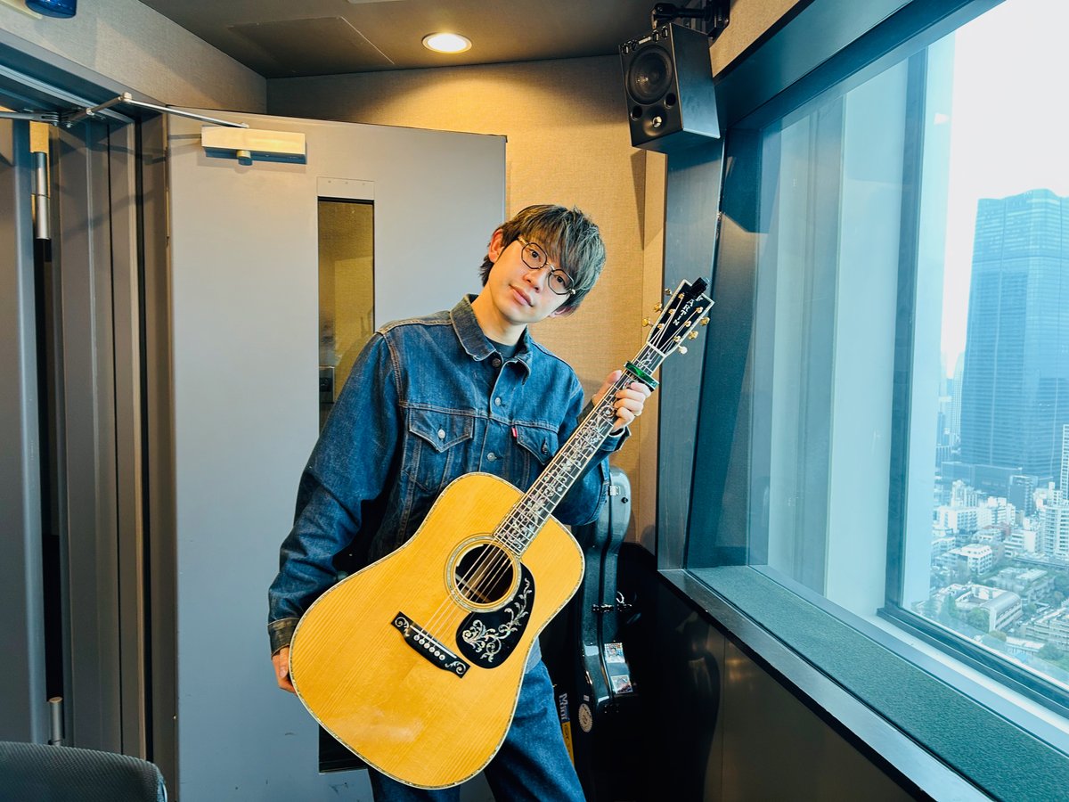 MARTIN GUITAR SOUND HOLE UNIVERSE】 🎼4月のマンスリーナビゲーター