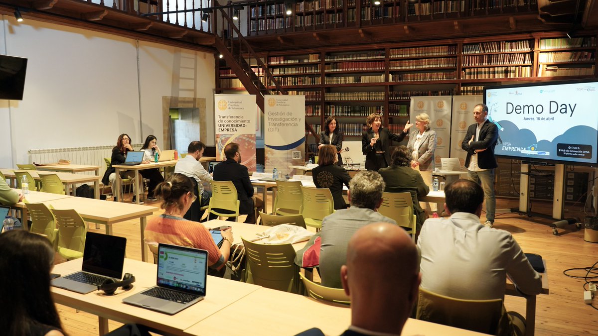 upsa's tweet photo. 🎖️ Los #proyectos VerdiX y RapiPack se alzan con los #premios de la II edición de UPSA #Emprende. ¡Enhorabuena! 👉🏻 https://t.co/ogK1pp7gWl https://t.co/HjNDRcThZ5