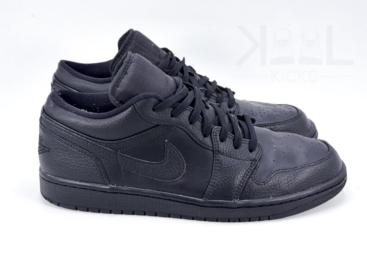 KuuLKicks_GH's tweet image. Air Jordan 1 Low ‘Triple Black’ 2021

📌 Condition: Thrift / Gently Used (9/10 )

👟 Size: US 10  -  UK 9 -  EU 44

🏷️ Price: 375 GH¢ 

📱 Call or WhatsApp: 0530511705

#thrift #thrifting #thrifted  #thriftstorefinds #shoesforsale