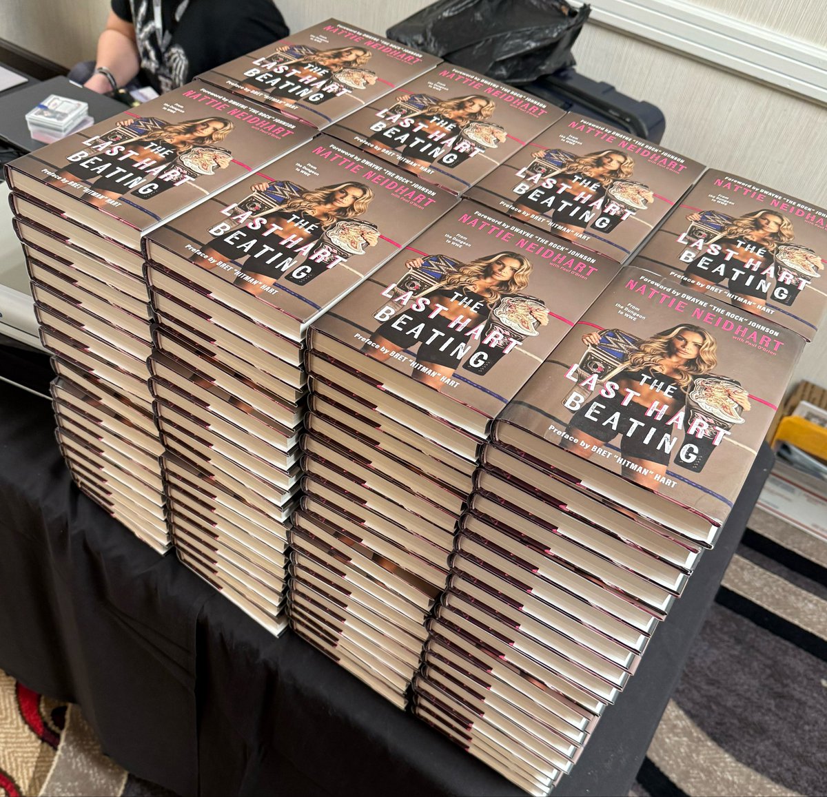 NatbyNature's tweet image. My book signing went 4½ hours with over 350 people and I wouldn’t have cut it short for anything. I loved hearing everyone’s stories and connecting in such a powerful way. 

It was an incredible night celebrating a story that’s so close to my heart. The fact that it’s resonating