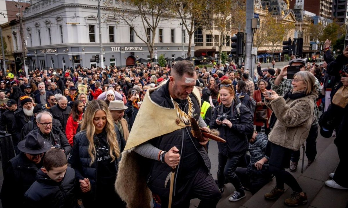 »Led by Kerrupmara Gunditjmara man and former Commissioner of the Yoorrook Justice Commission Travis Lovett, the walk encourages communities to engage in truth-telling about AUS’s shared history and the experiences of Aboriginal and TSI peoples.« buff.ly/YMuUomX