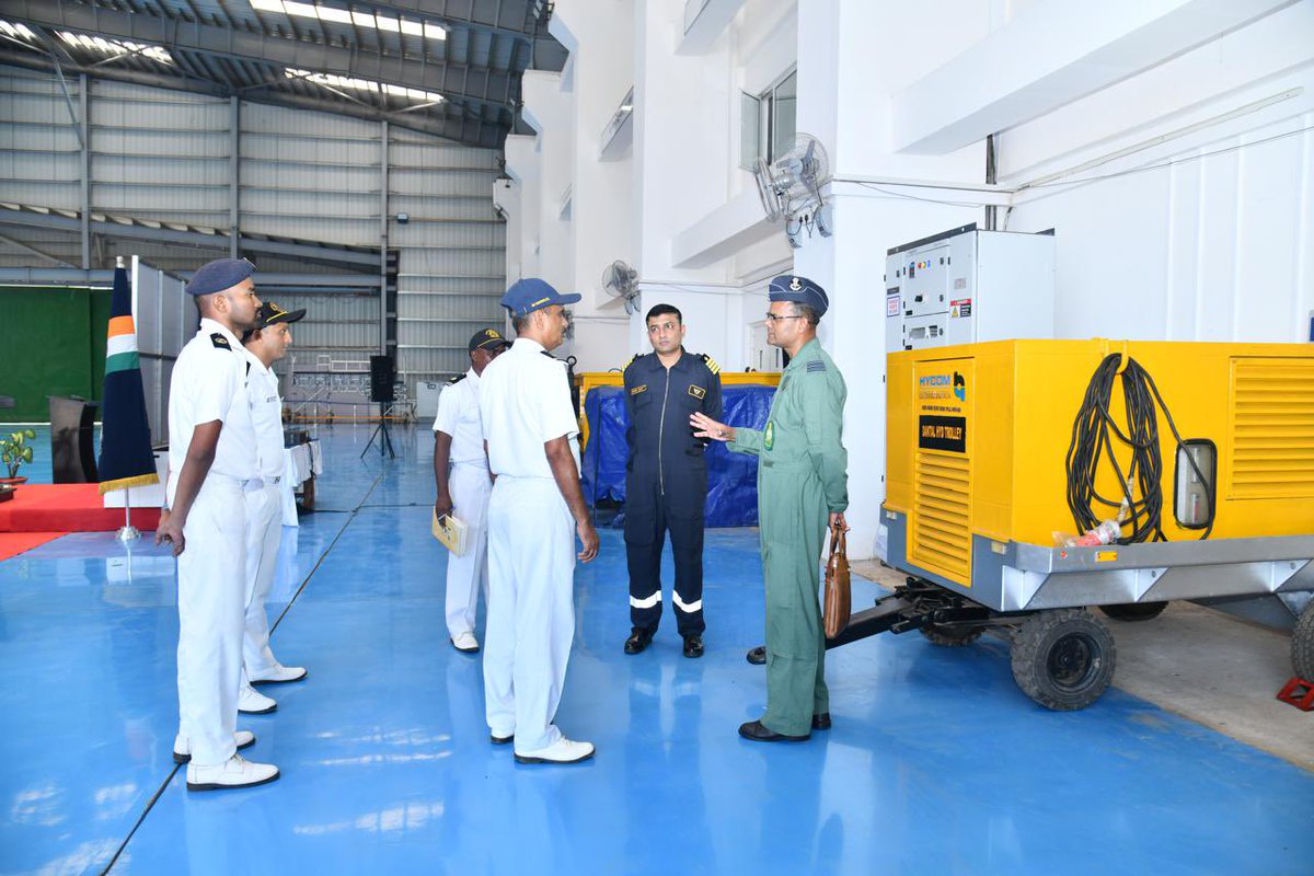 IndiaCoastGuard's tweet image. A combined @IndiaCoastGuard and #IndianAirForce ( Directorate of Aerospace Safety) team, led by DDG(AV), #CGHQ, #NewDelhi, successfully concluded the maiden operational outreach at Coast Guard Air Station, #Ratnagiri on 16 Apr 26. The visit facilitated the exchange of best