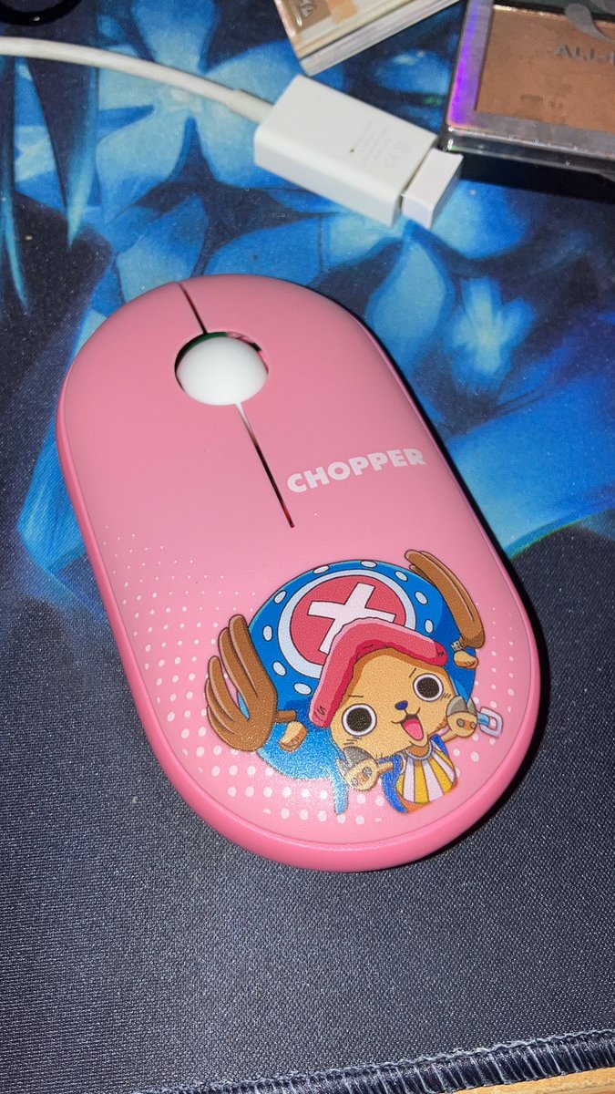 Artixmarrbars's tweet image. I just got a #chopper mouse and i put the #batteries in the right way #firsttime
