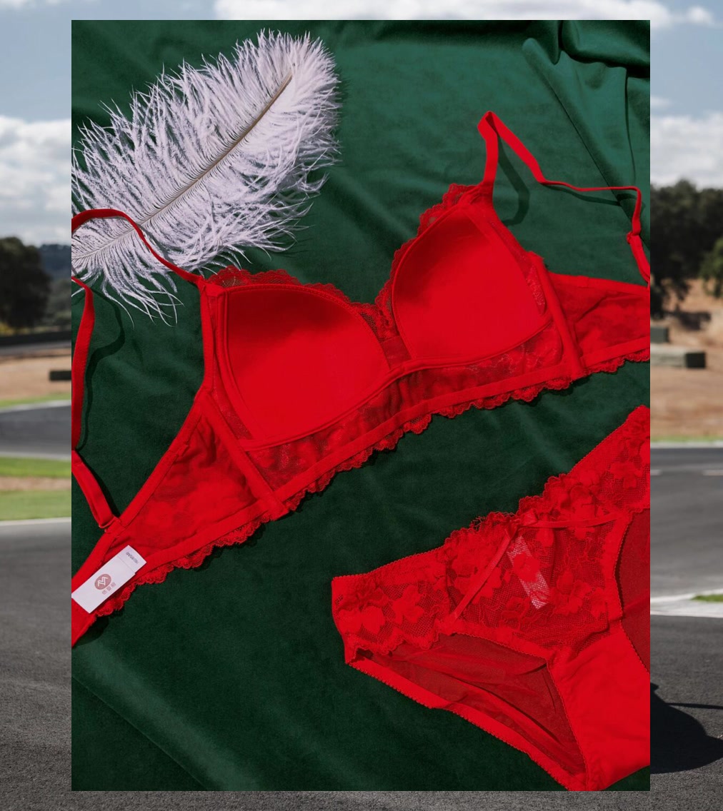 Amy Thompson tweet media