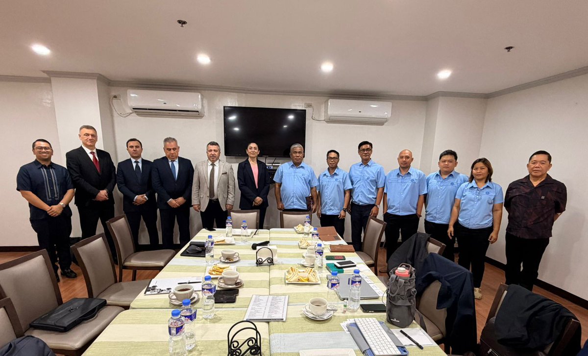 assan_group's tweet photo. ASSAN Group olarak, Filipinler Savunma Bakanlığının daveti üzerine gerçekleştirdiğimiz ziyaretimizin 3’üncü gününde Filipinler Savunma Bakanlığının silah ve mühimmat üretiminden sorumlu kuruluşu Government Arsenal’in yetkilileri ile bir araya gelerek, potansiyel işbirliğimize yön verecek ve ivme kazandıracak detaylar hakkında  verimli bir toplantı icra ettik.
____________
As ASSAN Group, on the third day of our visit to the Philippines—conducted upon the invitation of the Department of National Defense—we held a productive meeting with the officials of the Government Arsenal, the organization responsible for weapons and ammunition production, and discussed key aspects that will guide and accelerate our potential cooperation.