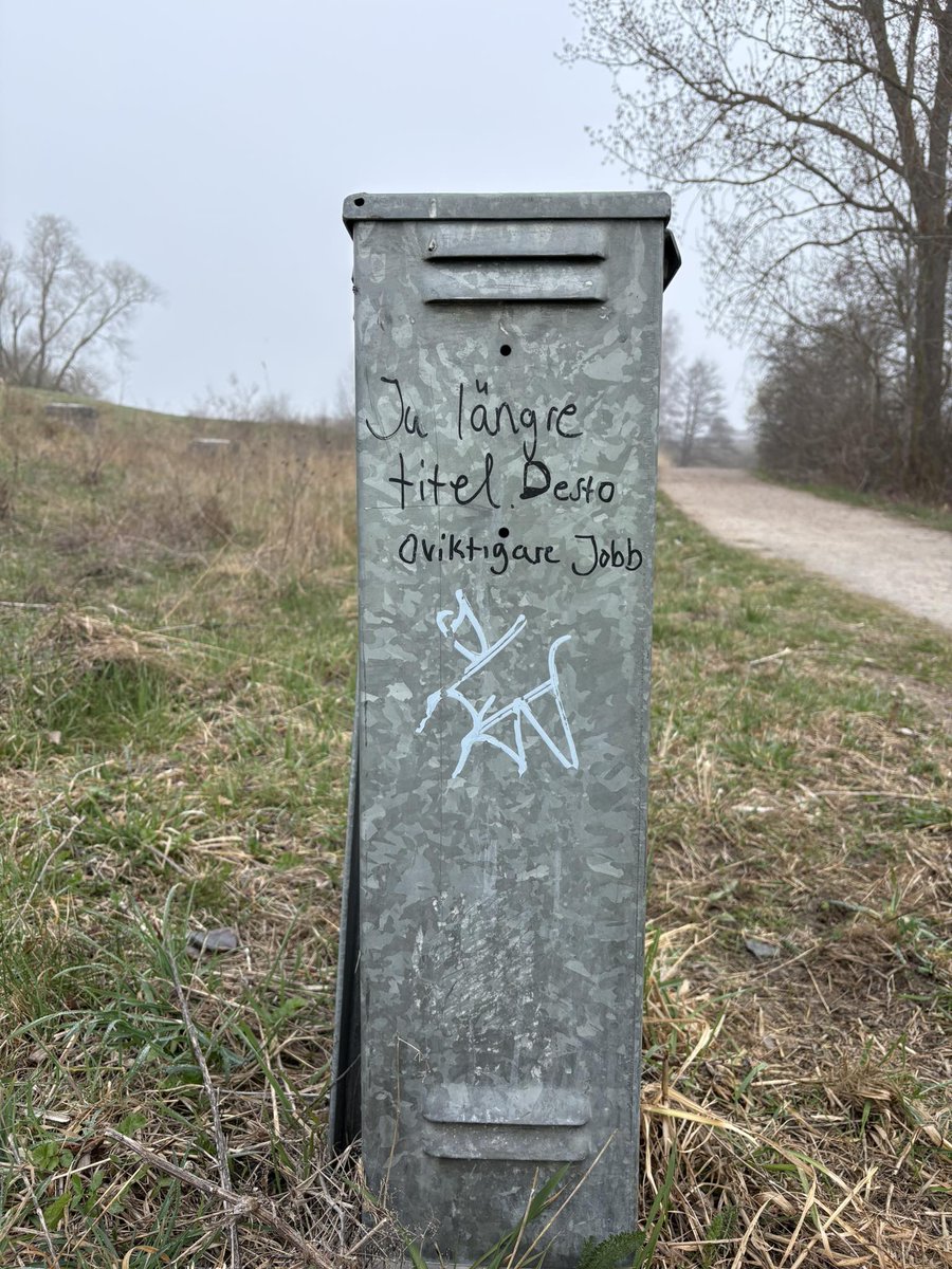 Hatet mot den övre medelklassen. 
Fan vad punk!
Fuck linked in. Eat the ric.. skuldsatta!