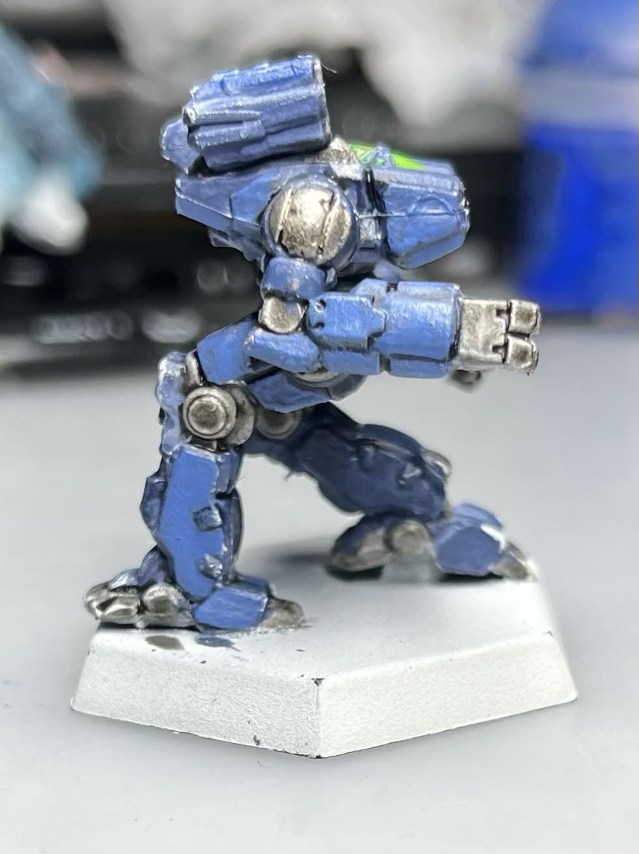 DreadConor's tweet image. Good morning to yous, hope your having a good Friday.
Will do stream soon but in the mean time here is bread baked last night and Howler Baboon mech with more painting done

#mech #bread