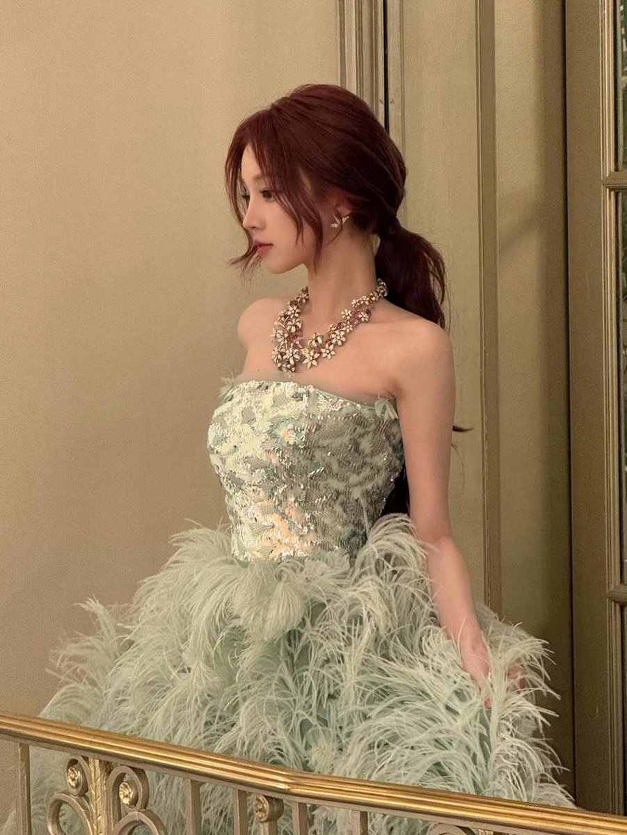 ROYAL PRINCESS, SONG YUQI 👑🤍