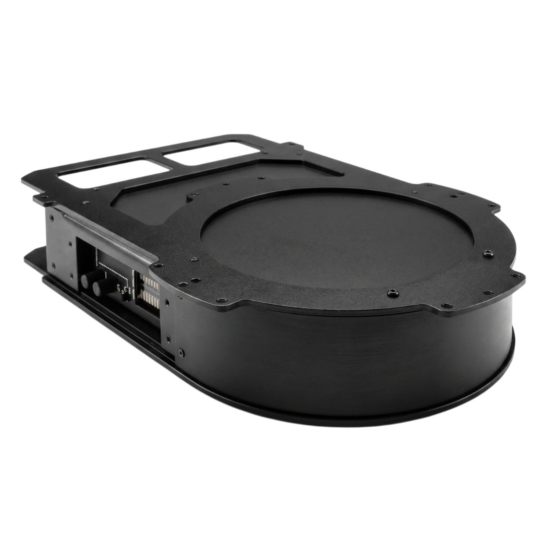 RAID_jp's tweet photo. 【新製品】NIPROSから待望のPTZ用光伝送「SIRIUS-PTZ」が登場！

カメラの底部に直接装着可能。電源・映像・制御・同期信号を、わずか1本の光ファイバーケーブルで長距離伝送できます。
ケーブルの煩雑さや距離制限といった従来の課題を解消し、大規模な中継車（OBバン）やスタジオ環境へのリモートカメラのスムーズな統合を実現します。

SIRIUS-PTZ
https://t.co/cHQSqS1JBm