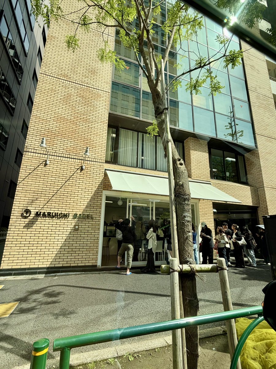 dashi_tsukkomi's tweet image. アメリカNYエッサベーグルで修業されたというマルイチベーグルさんで、いろんなタイプのベーグルとコーンブレッドを購入。しっかり生地のかみごたえにクリームチーズが合います。ニューヨークベーグルもこの40年で定着してる様子です✨　#ベーグル　#NY #港区　#foodculture  #パン