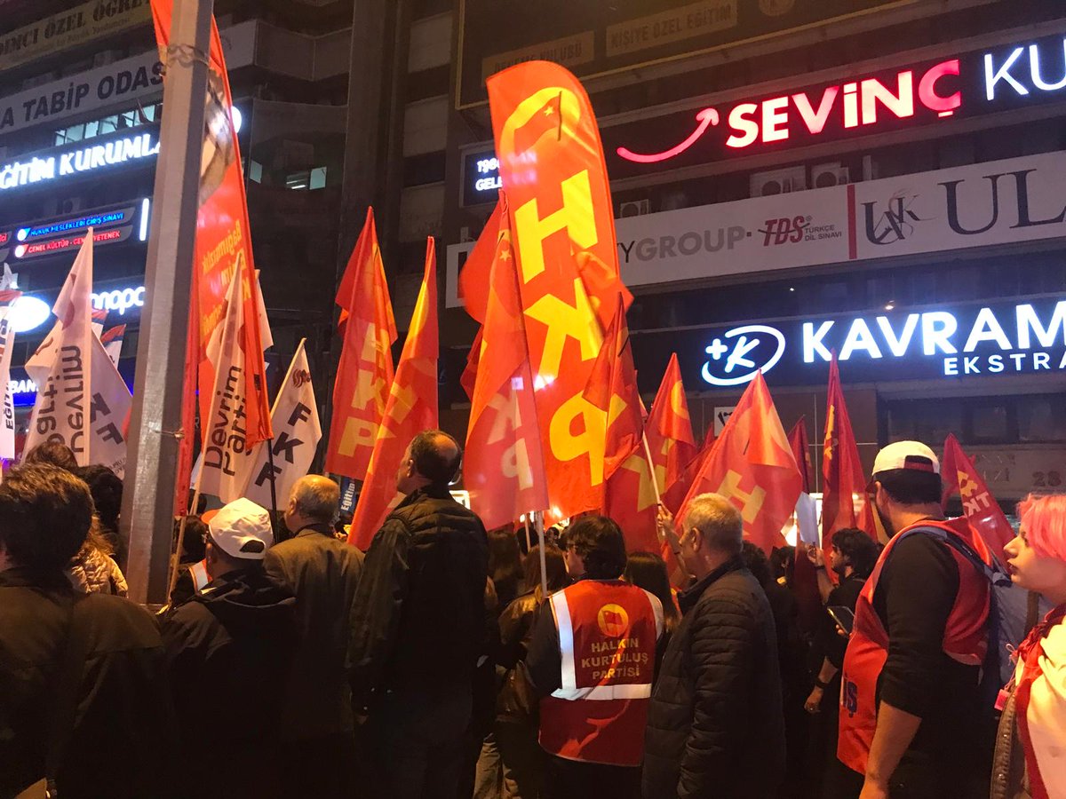 📍| Ankara

Halk Kurtuluşçu Liseliler olarak HKP Ankara Gençliği'nin yanında Eğitim-İş Sendikasının, öğretmen ve öğrenci ölümleriyle ilgili düzenlediği protesto eylemine katıldık.

Bu ölümlerin tek sorumlusu gençliğimizi ve okullarımızı ortaçağcı gericiliğe hapseden iktidardır.