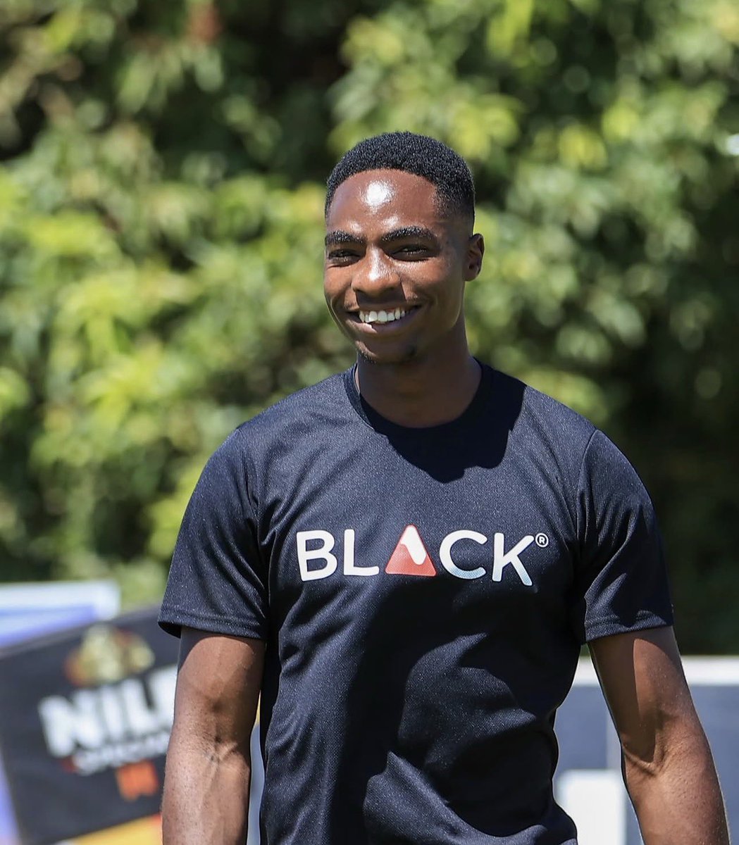 Blacklyf tweet media