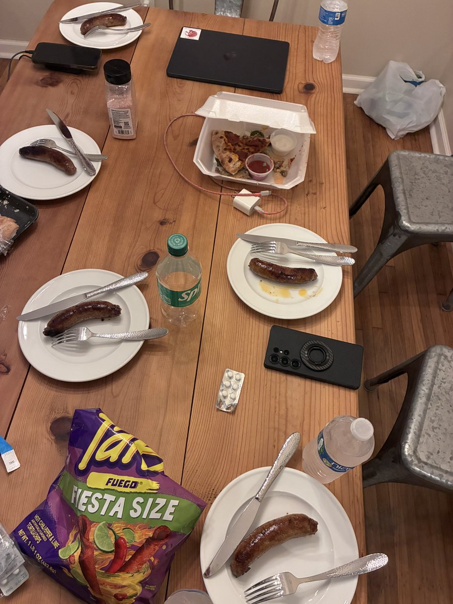 カーンさな tweet media