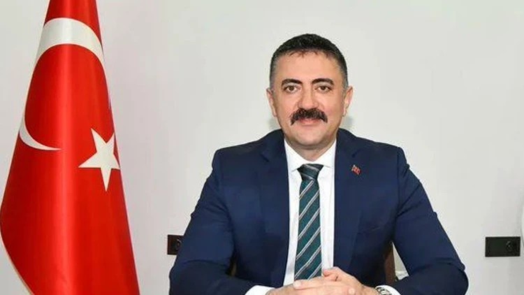 Terör örgütünün eylemine izin vermeyip istifa eden eski Tunceli Valisi Bülent Tekbıyıkoğlu'un Gülistan Doku davasının gizli kahramanlarından olduğu ortaya çıktı.

⭕Dosyayı çalışmak için özel bir ekip oluşturdu.
⭕Kendisine gelen ihbar ve edindiği bilgileri Tunceli Başsavcılığına