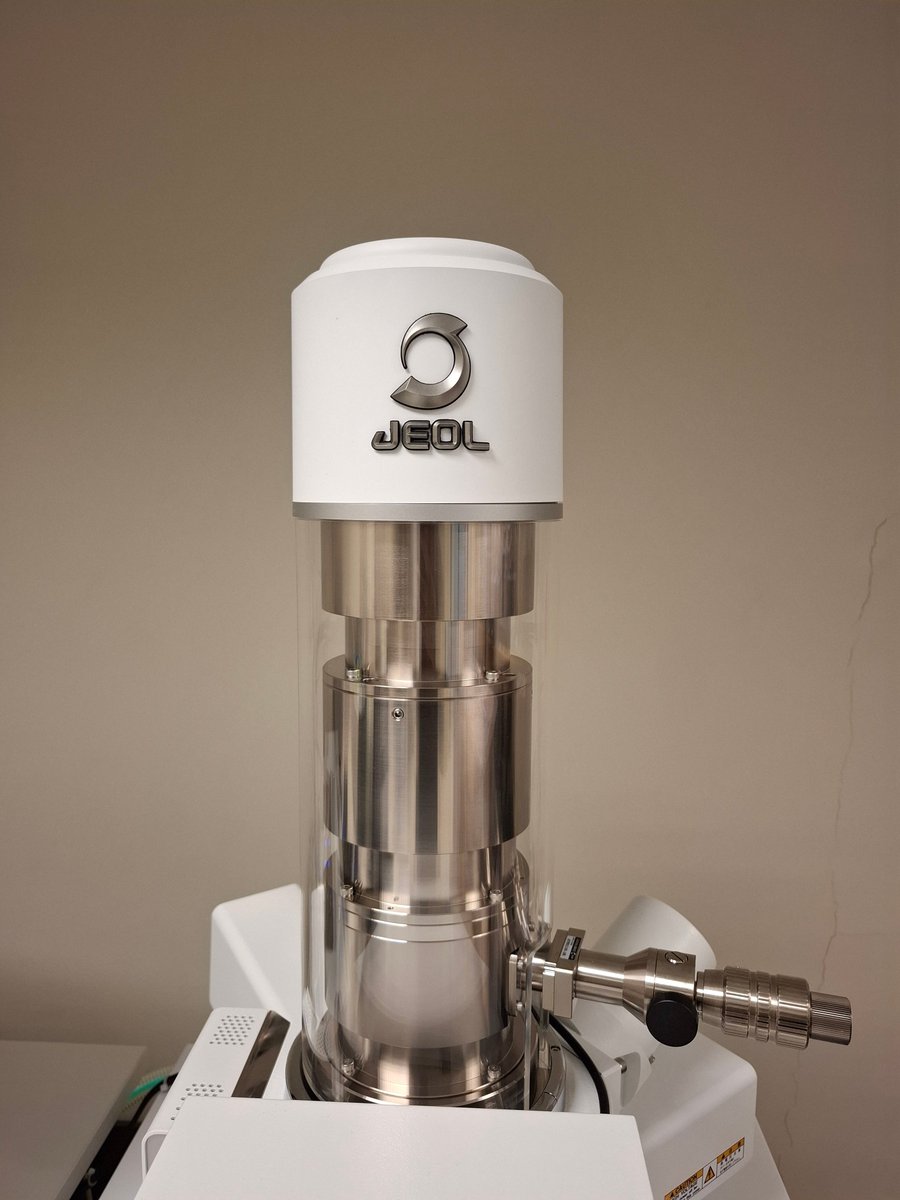 MandelaScience's tweet photo. Installation of two new scanning electron microscopes has begun at the @MandelaUni  DSTI–NRF Centre for HRTEM with the arrival of the JEOL JSM–IT210. The JSM–IT810 is expected in May, boosting microscopy and research capacity.

#MandelaUniversity #ScienceAtMandela https://t.co/LJqxWL4va6
